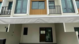 3 Bedroom Townhouse for rent in Dokmai, Bangkok