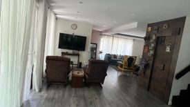 5 Bedroom House for sale in Kapitolyo, Metro Manila