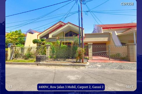 Rumah dijual dengan 4 kamar tidur di Mulyorejo, Jawa Timur