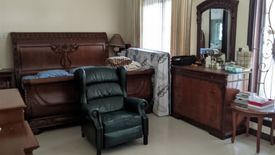 Rumah dijual dengan 5 kamar tidur di Mulyorejo, Jawa Timur