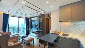 2 Bedroom Condo for sale in Huai Khwang, Bangkok