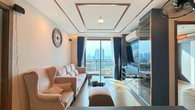 2 Bedroom Condo for sale in Huai Khwang, Bangkok