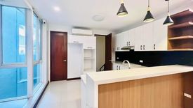 4 Bedroom Townhouse for sale in Kapitolyo, Metro Manila near MRT-3 Boni