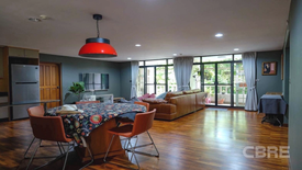 3 Bedroom Condo for sale in Khlong Tan Nuea, Bangkok