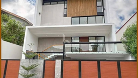 4 Bedroom House for sale in White Plains Village, White Plains, Metro Manila