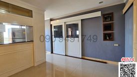 2 Bedroom Condo for rent in Country Complex Bang Na, Bang Na, Bangkok near BTS Bang Na