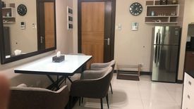 1 Bedroom Condo for rent in 8 Forbestown Centre, Taguig, Metro Manila