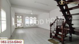 3 Bedroom Townhouse for sale in Phlapphla, Bangkok near MRT Lat Phrao 83