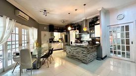 7 Bedroom House for sale in Western Bicutan, Metro Manila