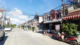 3 Bedroom Townhouse for sale in Anusawari, Bangkok near MRT Lat Pla Khao