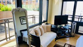 Condo for sale in Urdaneta, Metro Manila near MRT-3 Ayala