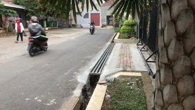 Rumah dijual dengan 4 kamar tidur di Ciracas, Jakarta