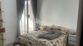 Rumah dijual dengan 4 kamar tidur di Tenggilis Mejoyo, Jawa Timur