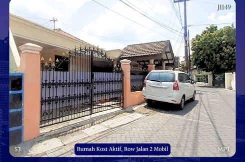 Rumah dijual dengan 22 kamar tidur di Kutisari, Jawa Timur