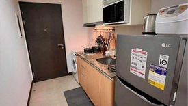 Condo for rent in Paseo Heights, Urdaneta, Metro Manila near MRT-3 Ayala