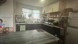 4 Bedroom House for rent in Kapitolyo, Metro Manila near MRT-3 Boni