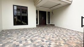 Rumah dijual dengan 5 kamar tidur di Duren Sawit, Jakarta