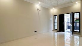 Rumah dijual dengan 5 kamar tidur di Duren Sawit, Jakarta