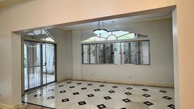 4 Bedroom House for rent in San Lorenzo, Metro Manila near MRT-3 Ayala