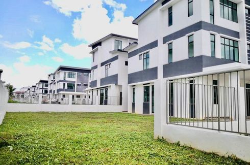 5 Bedroom House for sale in Jalan Mutiara Emas, Johor