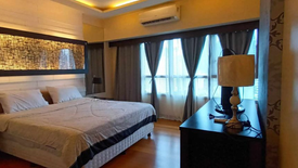 2 Bedroom Condo for rent in San Lorenzo, Metro Manila near MRT-3 Ayala