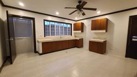 3 Bedroom House for rent in San Lorenzo, Metro Manila near MRT-3 Magallanes