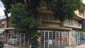 3 Bedroom House for sale in Urdaneta, Metro Manila near MRT-3 Ayala