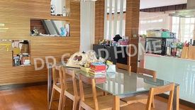 5 Bedroom House for sale in Khlong Chan, Bangkok