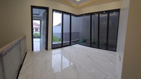 Rumah dijual dengan 6 kamar tidur di Lakar Santri, Jawa Timur