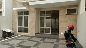 Rumah dijual dengan 4 kamar tidur di Wonorejo, Jawa Timur