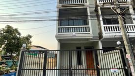 3 Bedroom Townhouse for rent in Bang Chak, Bangkok