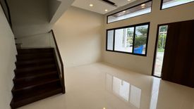 4 Bedroom House for sale in Almanza Uno, Metro Manila