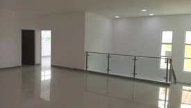 Commercial for sale in Univ. Phil. Campus, Metro Manila