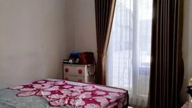 Rumah dijual dengan 4 kamar tidur di Pakal, Jawa Timur