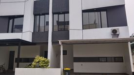 Rumah dijual dengan 4 kamar tidur di Ciputat, Banten