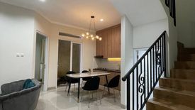 Rumah dijual dengan 4 kamar tidur di Ciputat, Banten