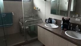 House for rent in San Lorenzo, Metro Manila near MRT-3 Ayala