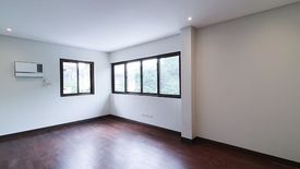 House for rent in San Lorenzo, Metro Manila near MRT-3 Ayala