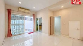 3 Bedroom Townhouse for sale in Nawamin, Bangkok