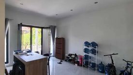 Rumah dijual dengan 5 kamar tidur di Babatan, Jawa Timur