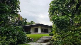 6 Bedroom House for rent in Dasmariñas North, Metro Manila near MRT-3 Ayala