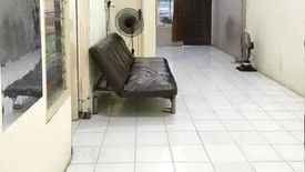 4 Bedroom House for sale in Karangpilang, East Java