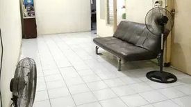 4 Bedroom House for sale in Karangpilang, East Java
