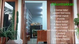 5 Bedroom House for rent in Ambeng Ambeng Watangrejo, East Java