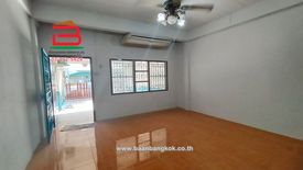 3 Bedroom Townhouse for rent in Natthakan 3,5, Khlong Thanon, Bangkok