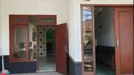 Rumah dijual dengan 3 kamar tidur di Simomulyo, Jawa Timur