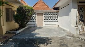 Rumah dijual dengan 3 kamar tidur di Kenjeran, Jawa Timur