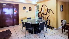 2 Bedroom Condo for sale in Urdaneta, Metro Manila near MRT-3 Ayala