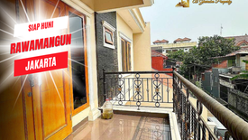 Rumah dijual dengan 5 kamar tidur di Rawamangun, Jakarta