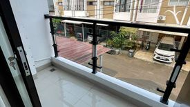 Townhouse dijual dengan 3 kamar tidur di Pamulang Barat, Banten